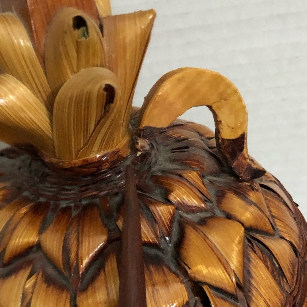 Vtg Woven Pineapple Decor - Picture 3 of 10